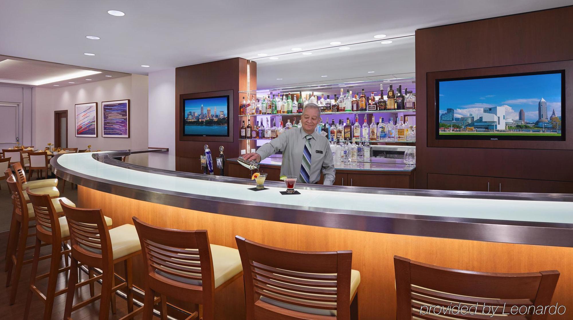Intercontinental Suites Hotel Cleveland By Ihg Екстериор снимка